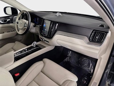 2024 Volvo XC60 Recharge Plug-In Hybrid Ultimate Dark Theme