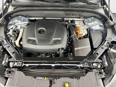 2024 Volvo XC60 Recharge Plug-In Hybrid Ultimate Dark Theme