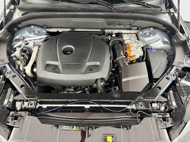 2024 Volvo XC60 Recharge Plug-In Hybrid Ultimate Dark Theme