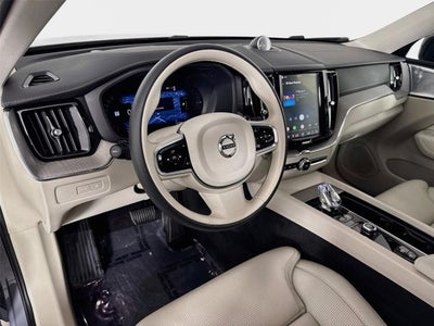2024 Volvo XC60 Recharge Plug-In Hybrid Ultimate Dark Theme
