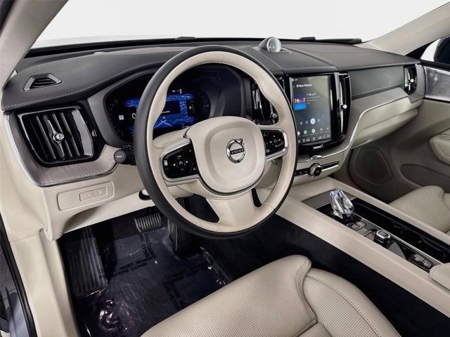 2024 Volvo XC60 Recharge Plug-In Hybrid Ultimate Dark Theme