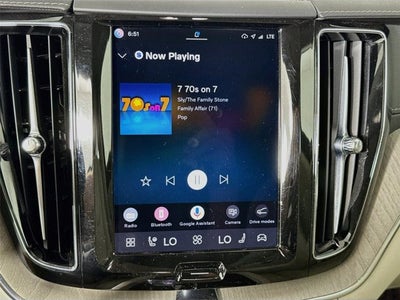 2024 Volvo XC60 Recharge Plug-In Hybrid Ultimate Dark Theme