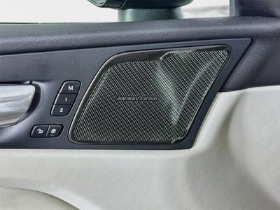 2024 Volvo XC60 Recharge Plug-In Hybrid Ultimate Dark Theme