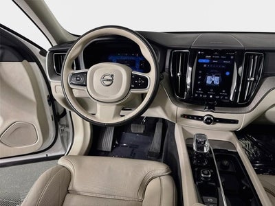 2024 Volvo XC60 Recharge Plug-In Hybrid Ultimate Dark Theme