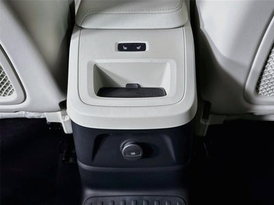 2024 Volvo XC60 Recharge Plug-In Hybrid Ultimate Dark Theme