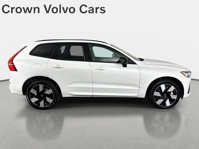 2024 Volvo XC60 Recharge Plug-In Hybrid Ultimate Dark Theme