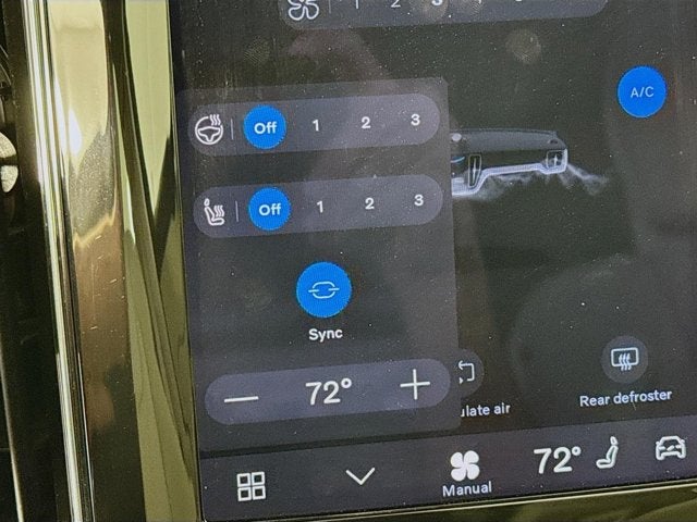 2023 Volvo XC60 Recharge Plug-In Hybrid Plus Bright Theme