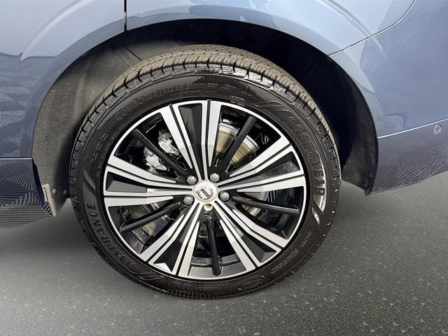 2023 Volvo XC60 Recharge Plug-In Hybrid Plus Bright Theme