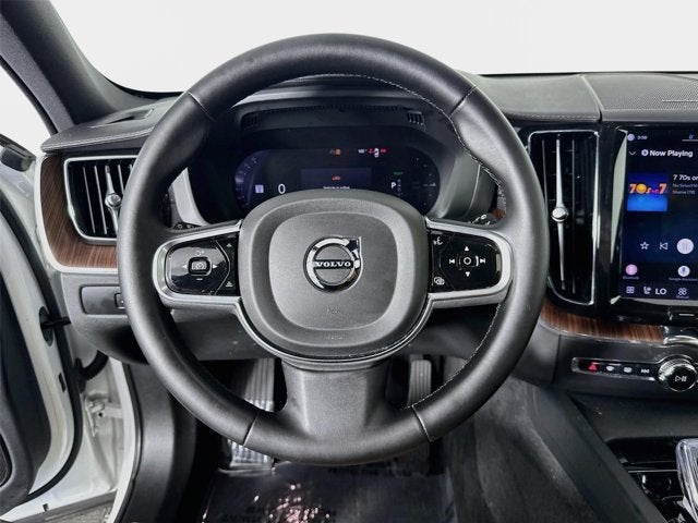 2023 Volvo XC60 Recharge Plug-In Hybrid Ultimate Dark Theme