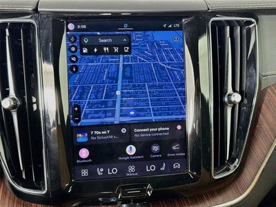 2023 Volvo XC60 Recharge Plug-In Hybrid Ultimate Dark Theme