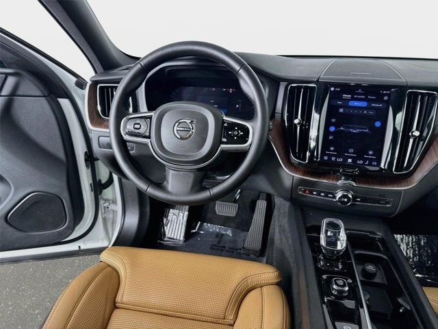 2023 Volvo XC60 Recharge Plug-In Hybrid Ultimate Dark Theme