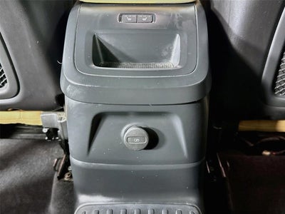 2023 Volvo XC60 Recharge Plug-In Hybrid Ultimate Dark Theme