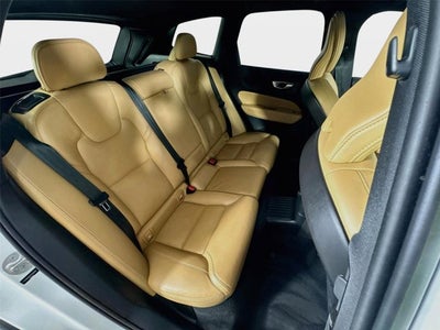 2023 Volvo XC60 Recharge Plug-In Hybrid Ultimate Dark Theme