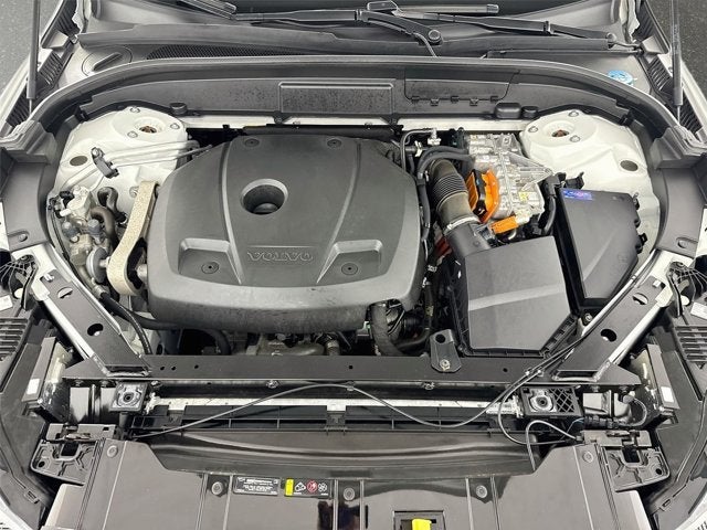 2023 Volvo XC60 Recharge Plug-In Hybrid Ultimate Dark Theme