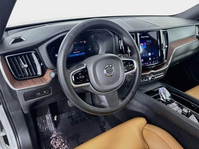 2023 Volvo XC60 Recharge Plug-In Hybrid Ultimate Dark Theme