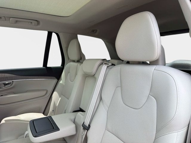 2025 Volvo XC90 Plug-In Hybrid Plus