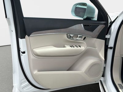 2025 Volvo XC90 Plug-In Hybrid Plus