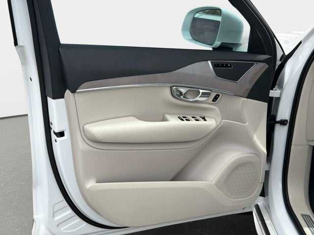 2025 Volvo XC90 Plug-In Hybrid Plus