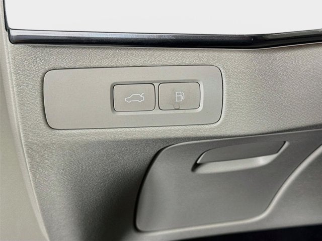 2025 Volvo XC90 Plug-In Hybrid Plus