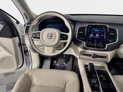 2025 Volvo XC90 Plug-In Hybrid Plus