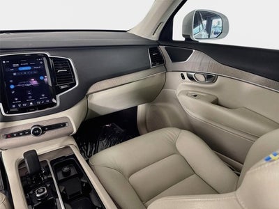 2025 Volvo XC90 Plug-In Hybrid Plus