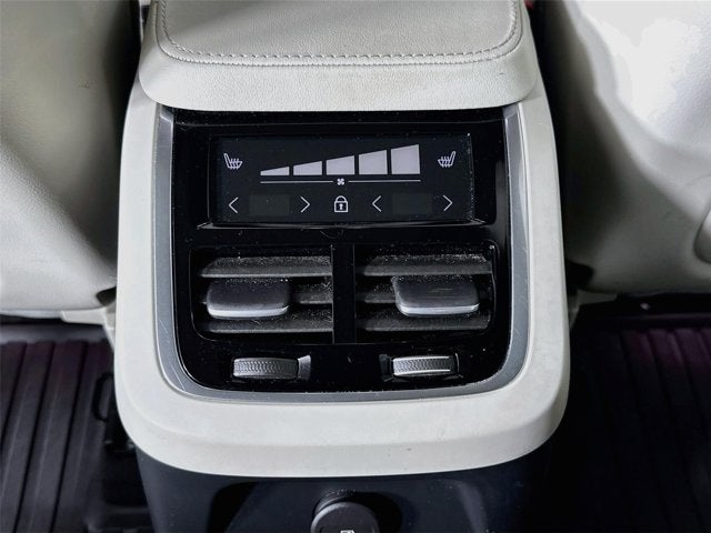 2025 Volvo XC90 Plug-In Hybrid Plus