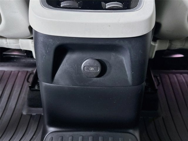 2025 Volvo XC90 Plug-In Hybrid Plus