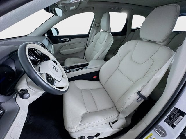 2025 Volvo XC60 Plug-In Hybrid Plus