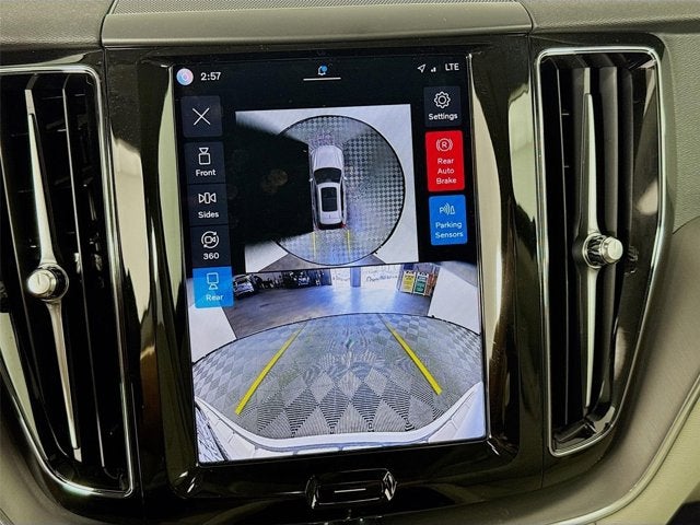 2025 Volvo XC60 Plug-In Hybrid Plus