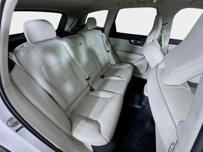 2025 Volvo XC60 Plug-In Hybrid Plus