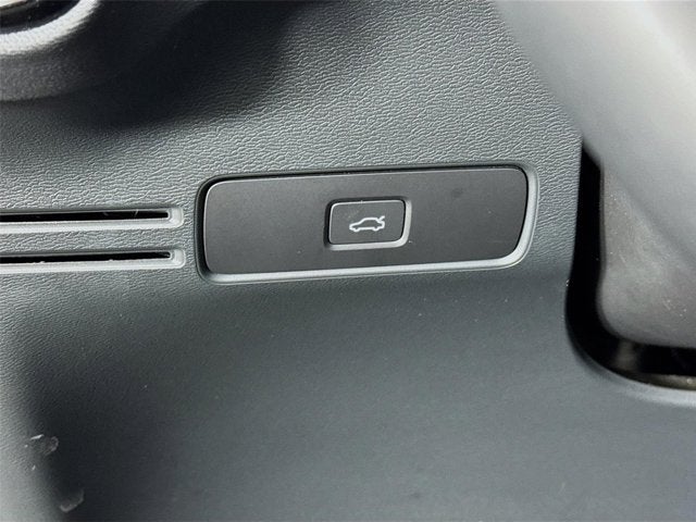 2023 Volvo XC40 Plus Dark Theme