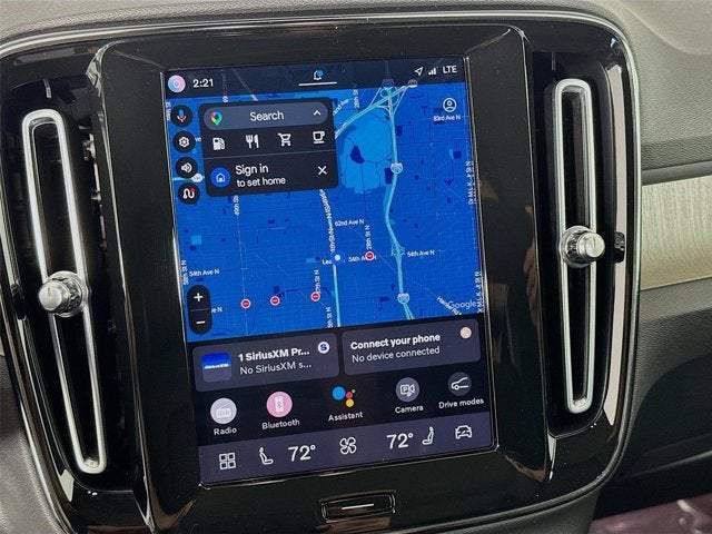 2023 Volvo XC40 Plus Dark Theme