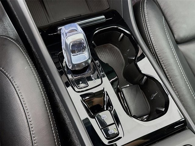 2023 Volvo XC40 Plus Dark Theme