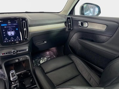 2023 Volvo XC40 Plus Dark Theme