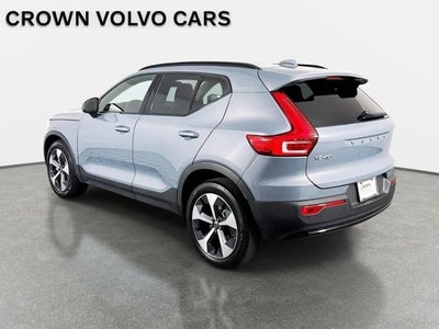 2023 Volvo XC40 Plus Dark Theme