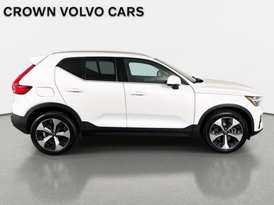 2023 Volvo XC40 Plus Bright Theme