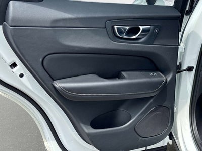 2023 Volvo XC60 Ultimate Bright Theme