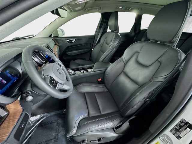 2023 Volvo XC60 Ultimate Bright Theme