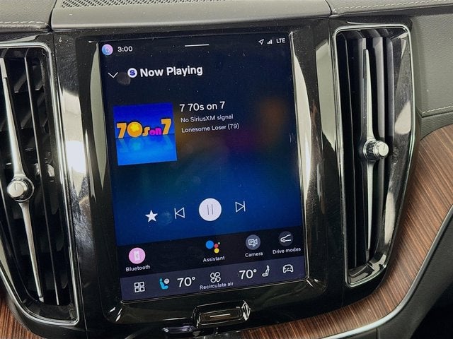 2023 Volvo XC60 Ultimate Bright Theme