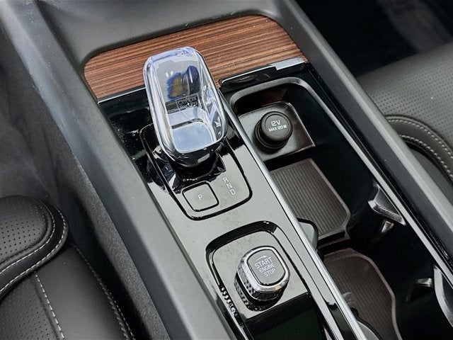 2023 Volvo XC60 Ultimate Bright Theme