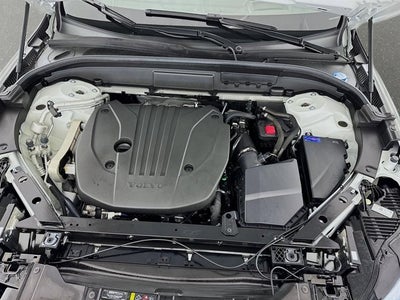 2023 Volvo XC60 Ultimate Bright Theme