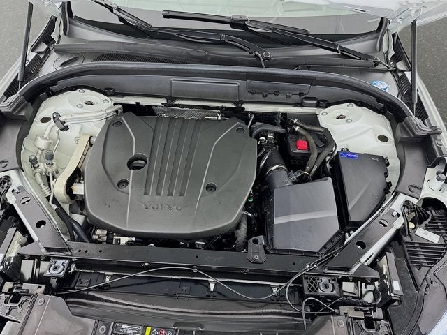 2023 Volvo XC60 Ultimate Bright Theme