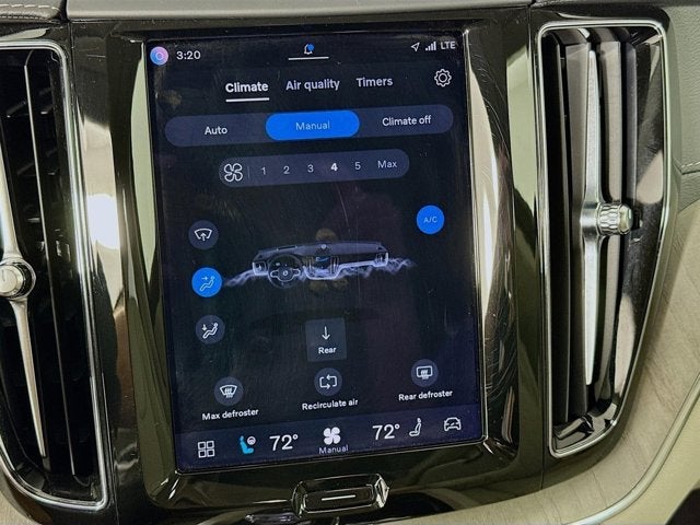 2023 Volvo XC60 Ultimate Bright Theme