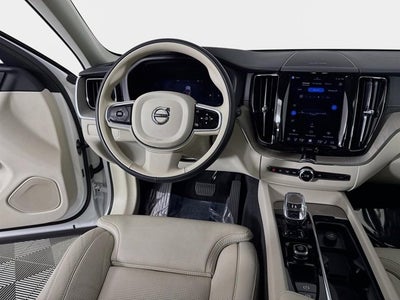 2023 Volvo XC60 Ultimate Bright Theme