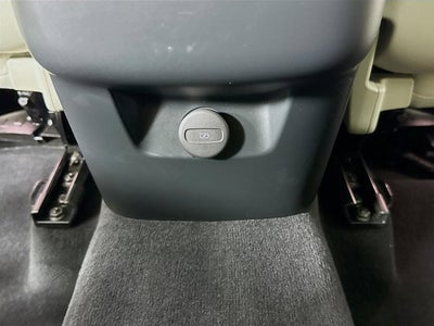 2023 Volvo XC60 Ultimate Bright Theme