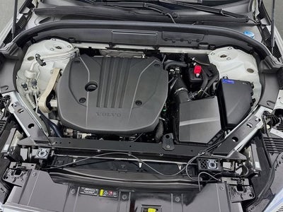 2023 Volvo XC60 Ultimate Bright Theme