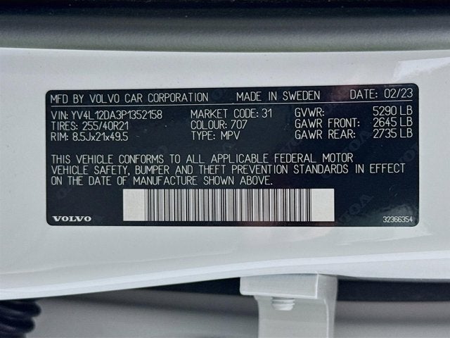 2023 Volvo XC60 Ultimate Bright Theme