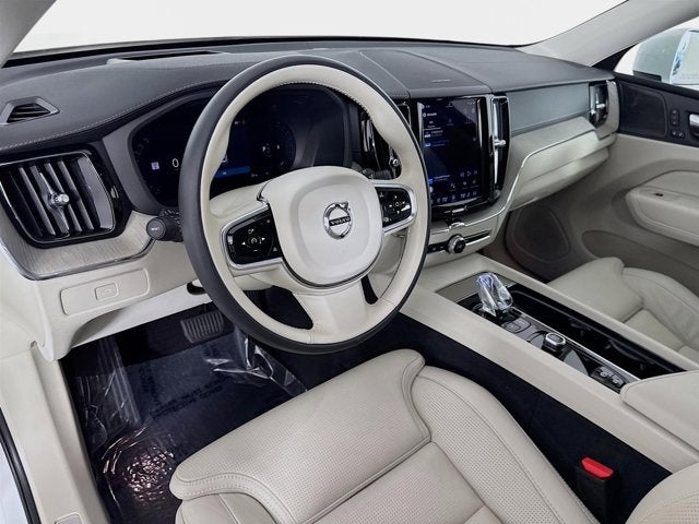 2023 Volvo XC60 Ultimate Bright Theme
