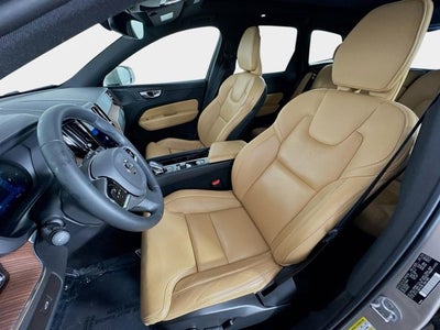 2023 Volvo XC60 Ultimate Bright Theme