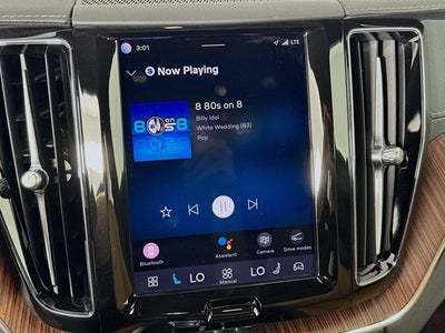 2023 Volvo XC60 Ultimate Bright Theme